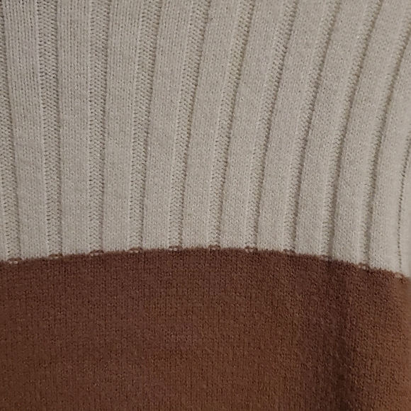 Women's pure rebel sweater turtleneck size medium white tan - Picture 2 of 2